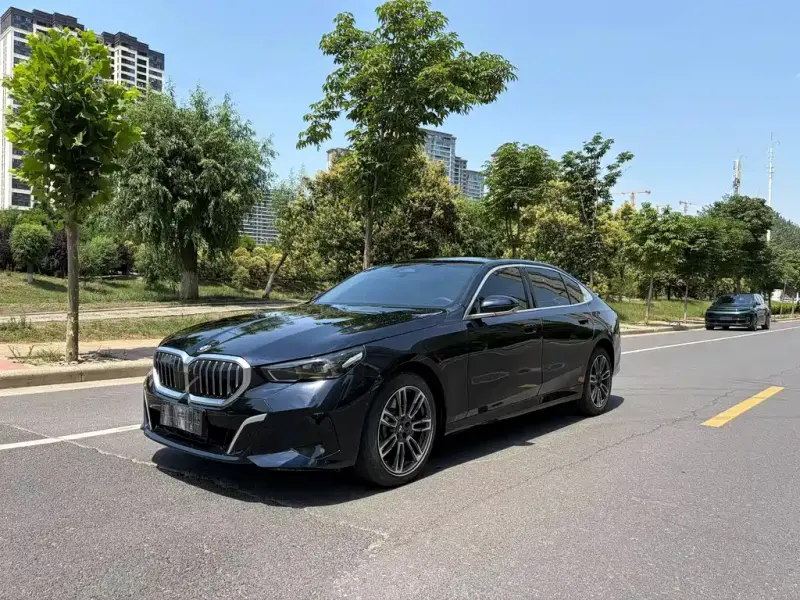 BMW 5 Series, 2025