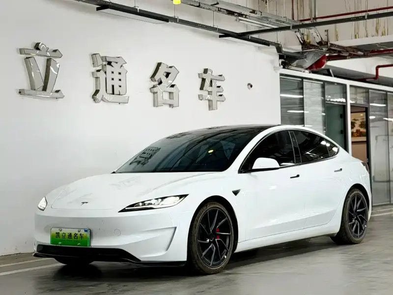 Tesla Model 3, 2025
