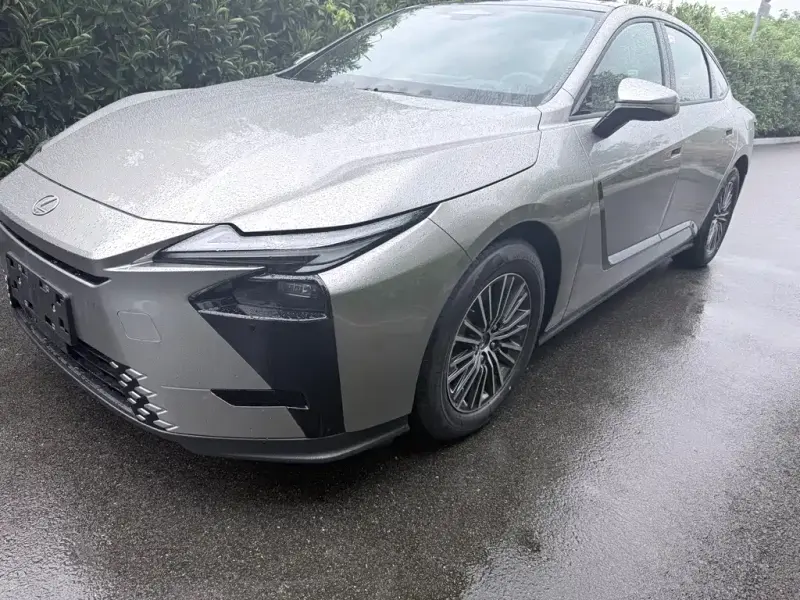 Lexus ES, 2026