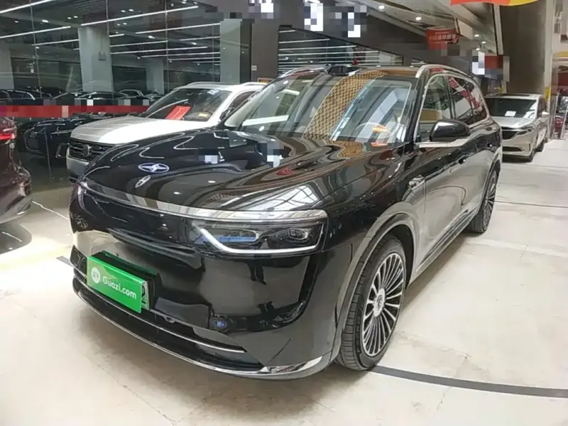AITO M8, 2025