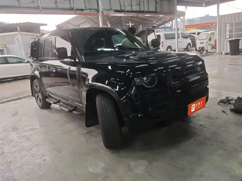 Land Rover Defender, 2025