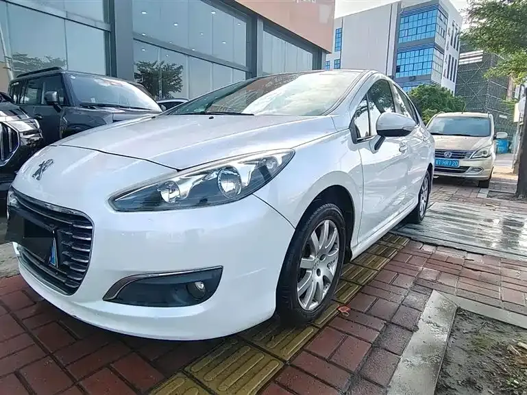 Peugeot 308, 2015