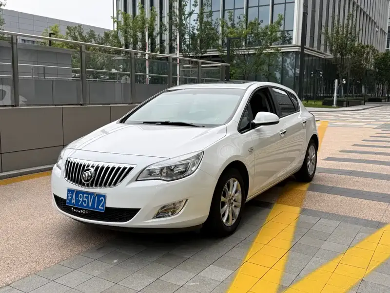 Buick Excelle, 2012