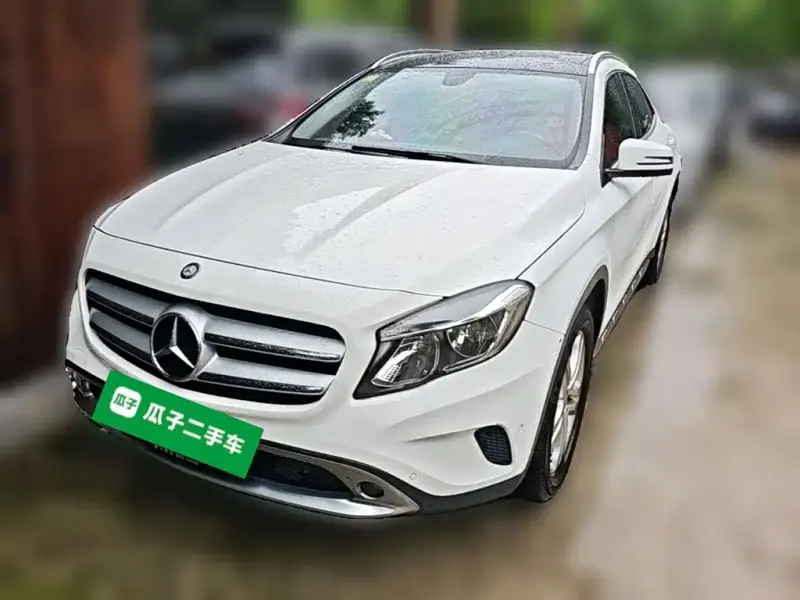 Mercedes-Benz GLA, 2015