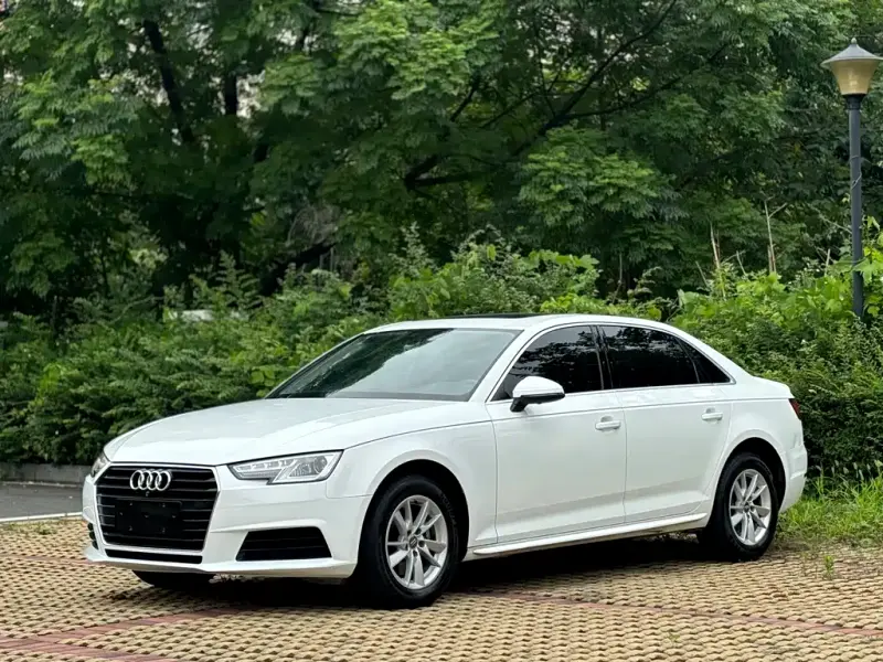 Audi A4L, 2017