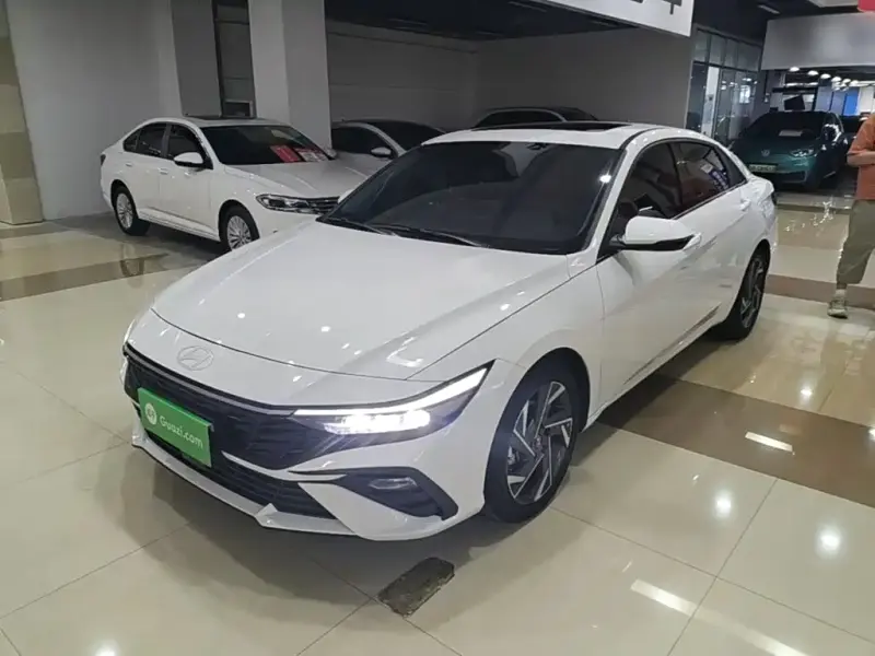 Hyundai Elantra, 2025