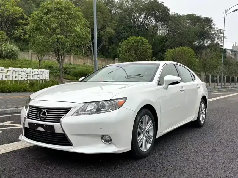 Lexus ES, 2014