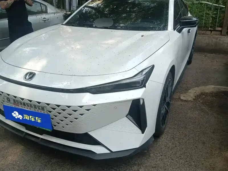Changan UNI-V iDD, 2025
