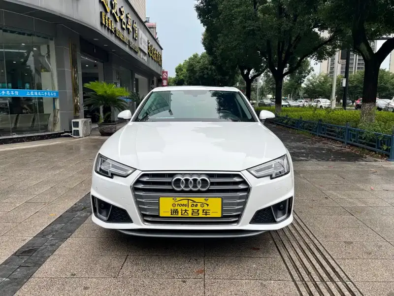 Audi A4L, 2018