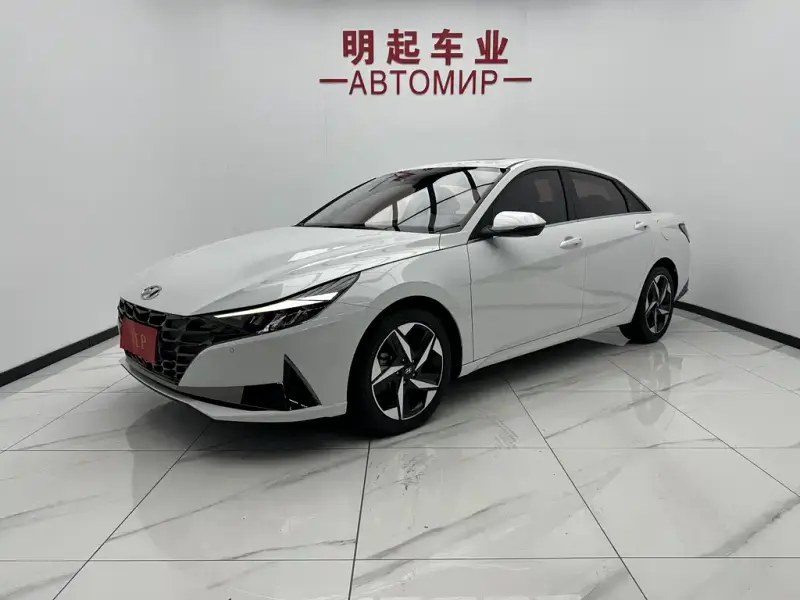 Hyundai Elantra, 2023