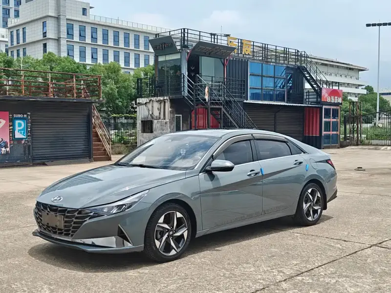 Hyundai Elantra, 2022