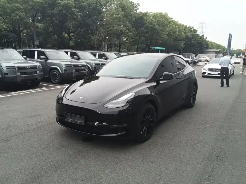 Tesla Model Y, 2023