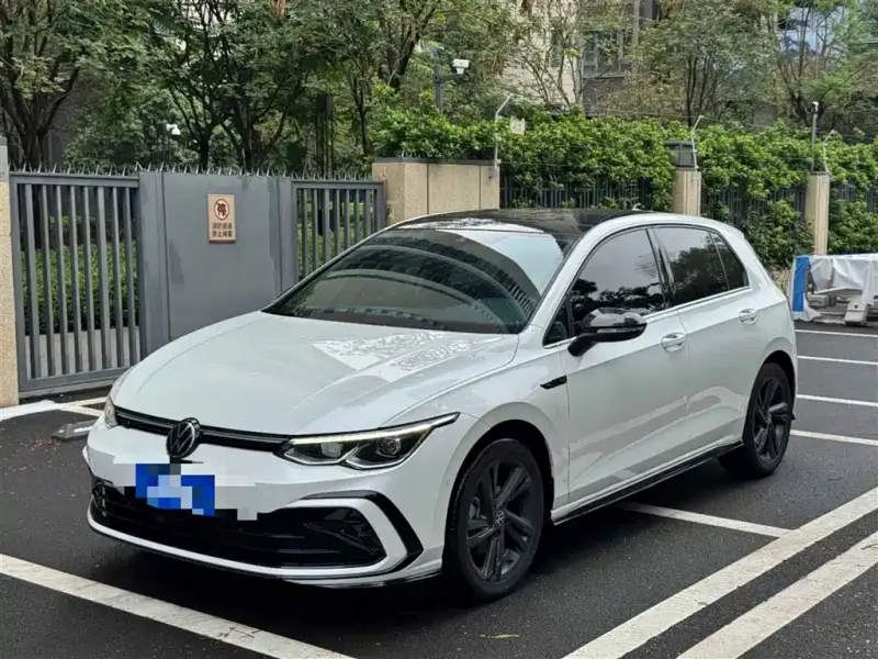 Volkswagen Golf, 2022
