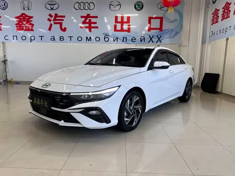 Hyundai Elantra, 2023
