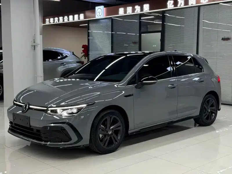 Volkswagen Golf, 2023