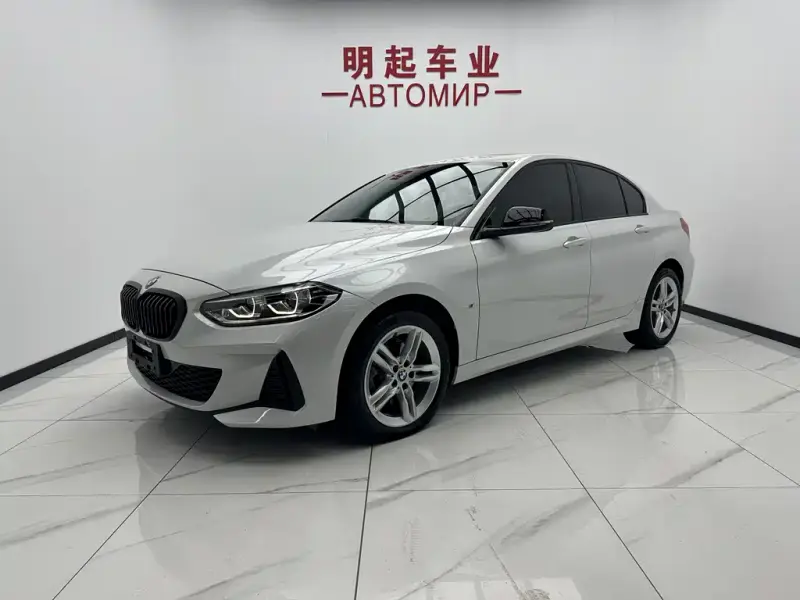 BMW 1 Series, 2022