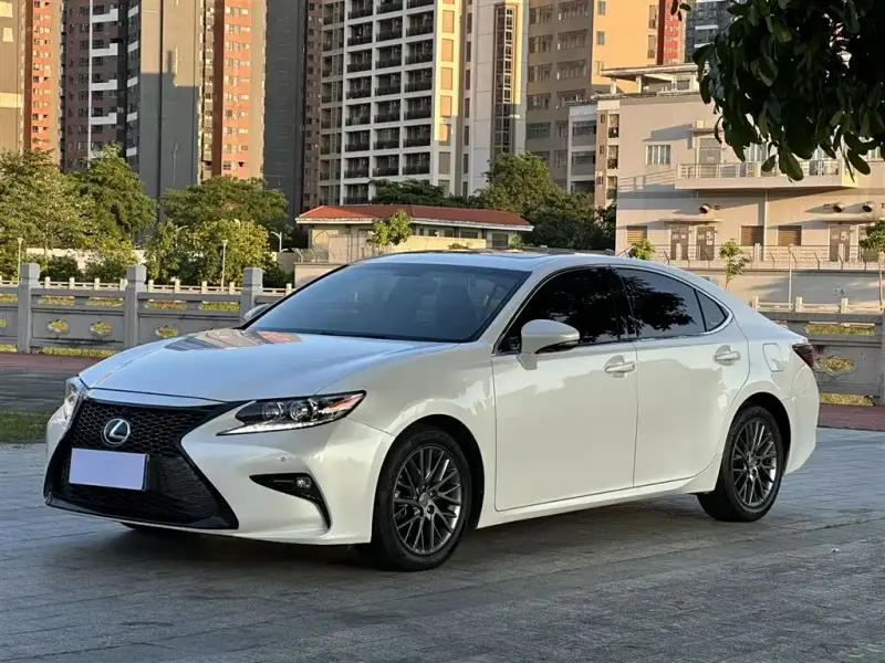 Lexus ES, 2018