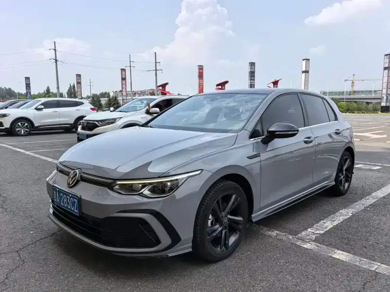 Volkswagen Golf, 2022