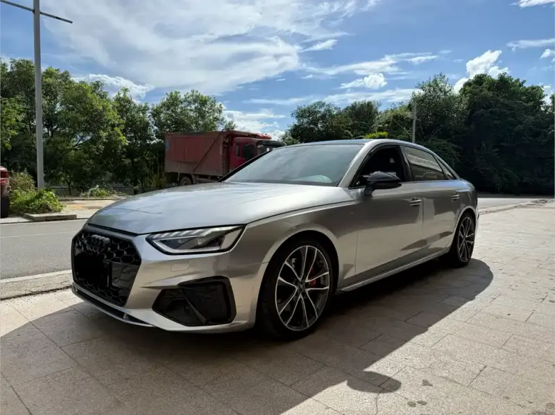 Audi A4L, 2020
