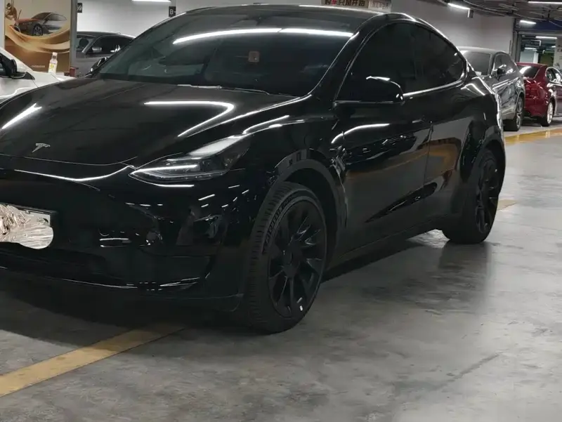 Tesla Model Y, 2024