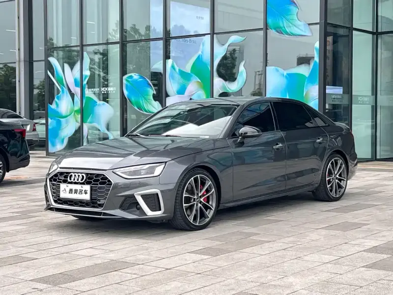 Audi A4L, 2020