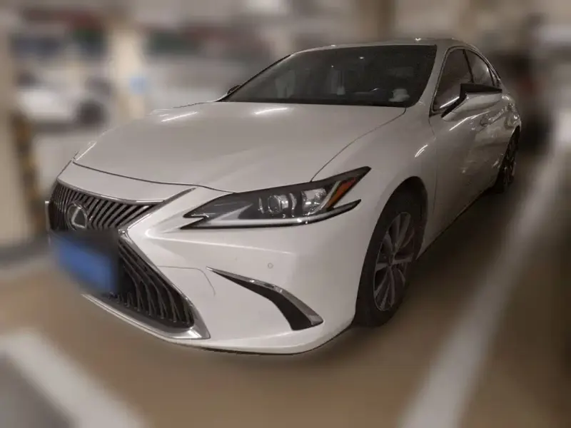 Lexus ES, 2020