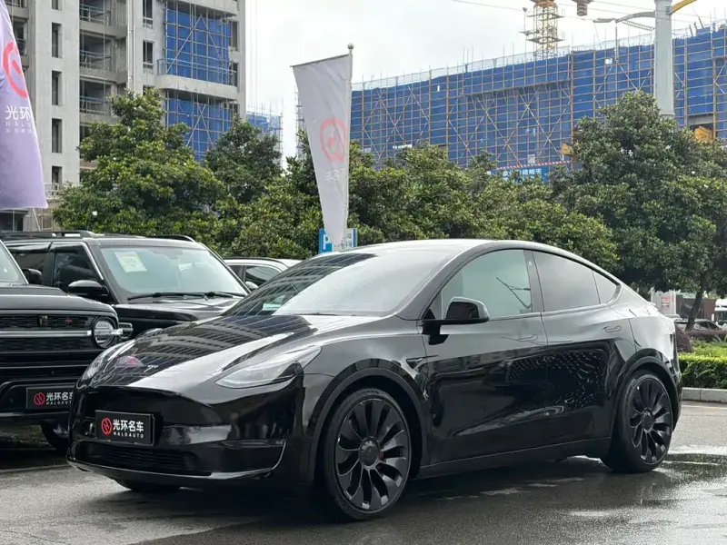 Tesla Model Y, 2022