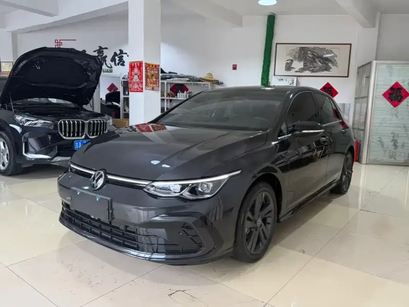 Volkswagen Golf, 2023