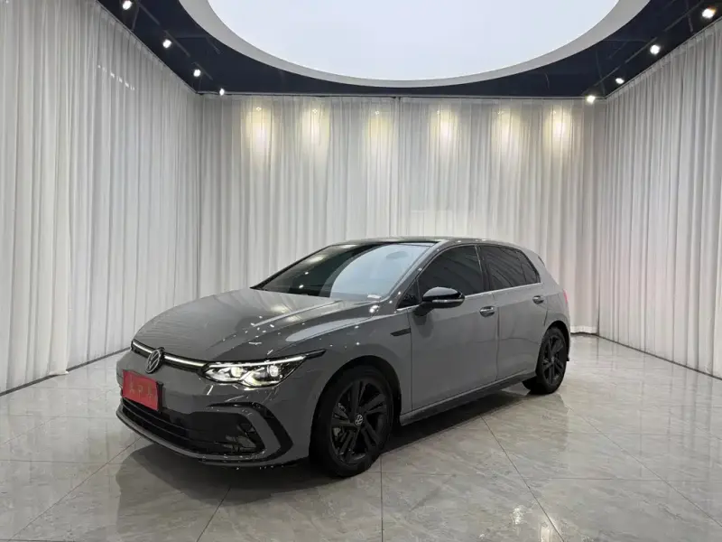 Volkswagen Golf, 2022