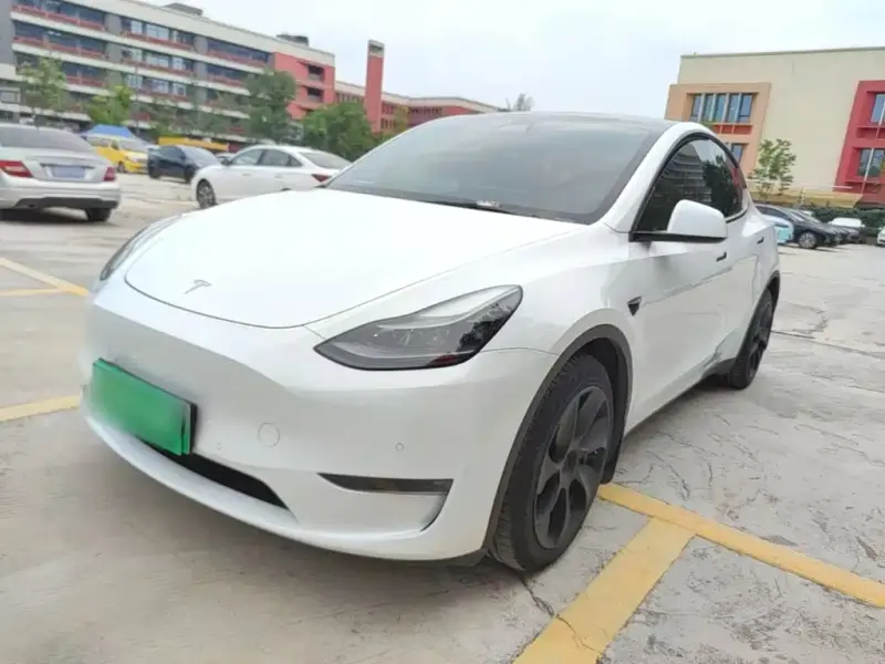 Tesla Model Y, 2022