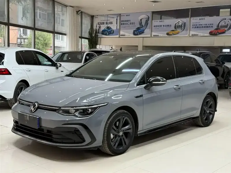 Volkswagen Golf, 2023
