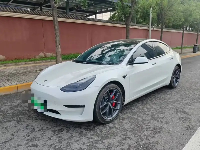 Tesla Model 3, 2022