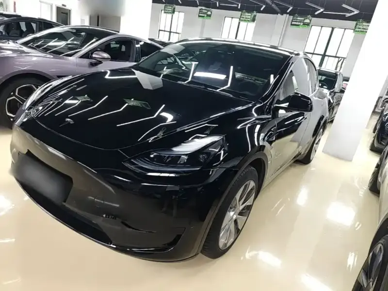 Tesla Model Y, 2023