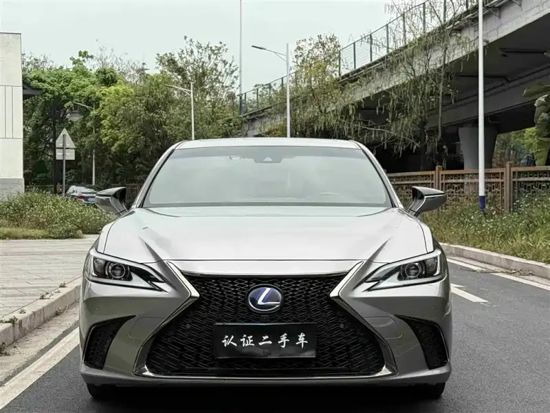 Lexus ES, 2019