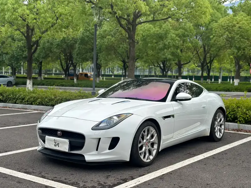 Jaguar F-TYPE, 2017