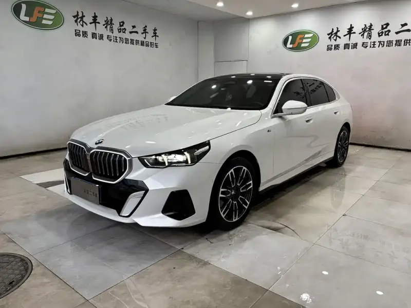 BMW 5 Series, 2024