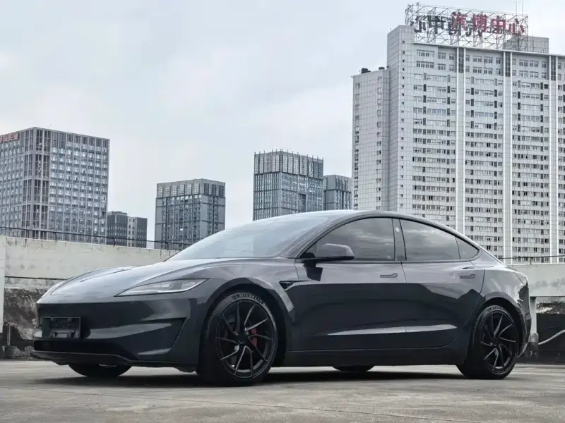 Tesla Model 3, 2024