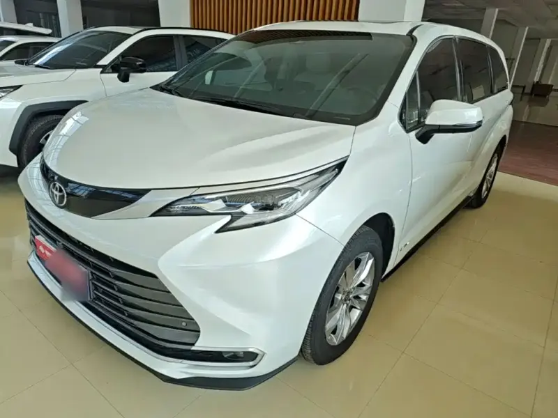 Toyota Sienna, 2025