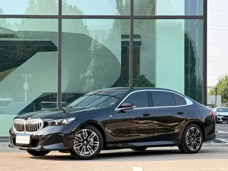 BMW 5 Series, 2025