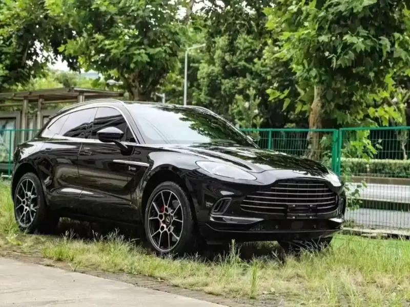 Aston Martin DBX, 2021