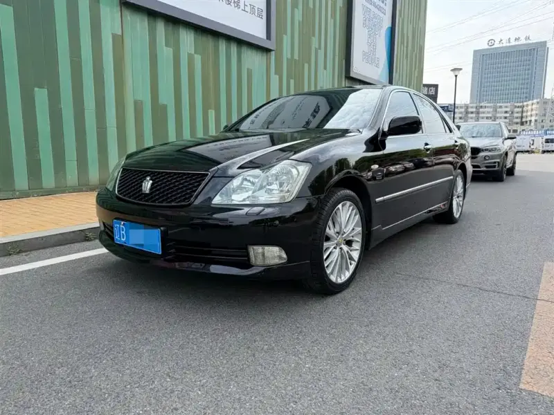 Toyota Crown, 2005
