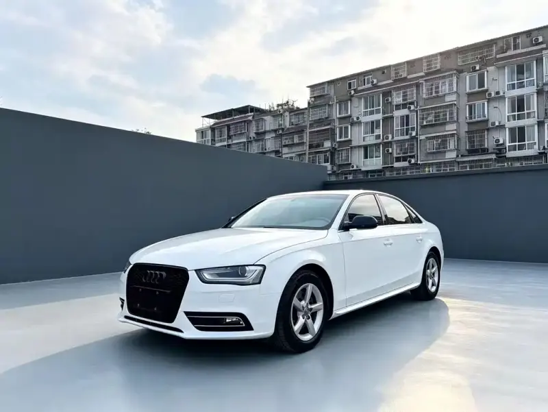 Audi A4L, 2015