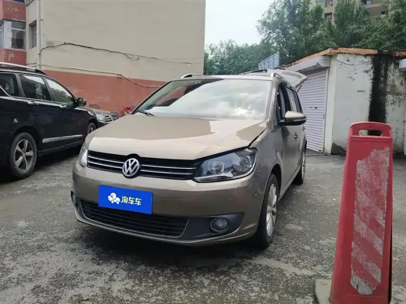 Volkswagen Touran, 2015