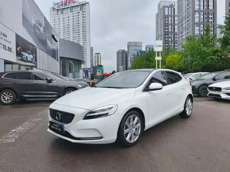 Volvo V40, 2017