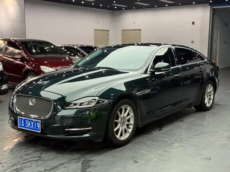 Jaguar XJ, 2012