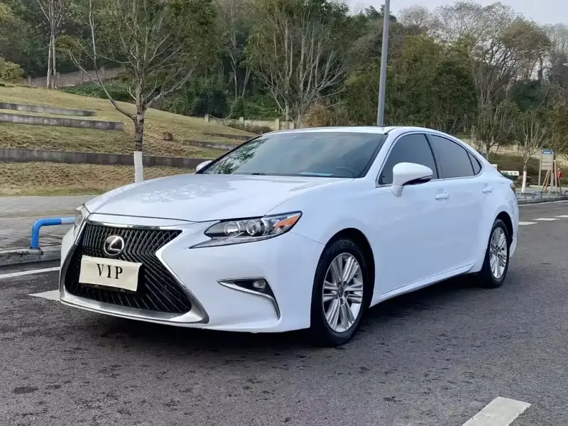 Lexus ES, 2014
