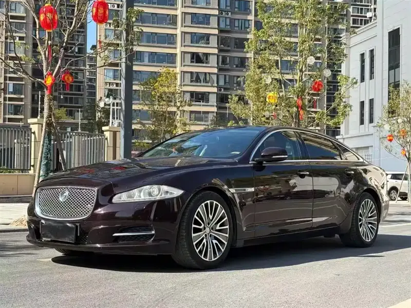 Jaguar XJ, 2010