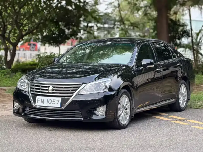 Toyota Crown, 2014