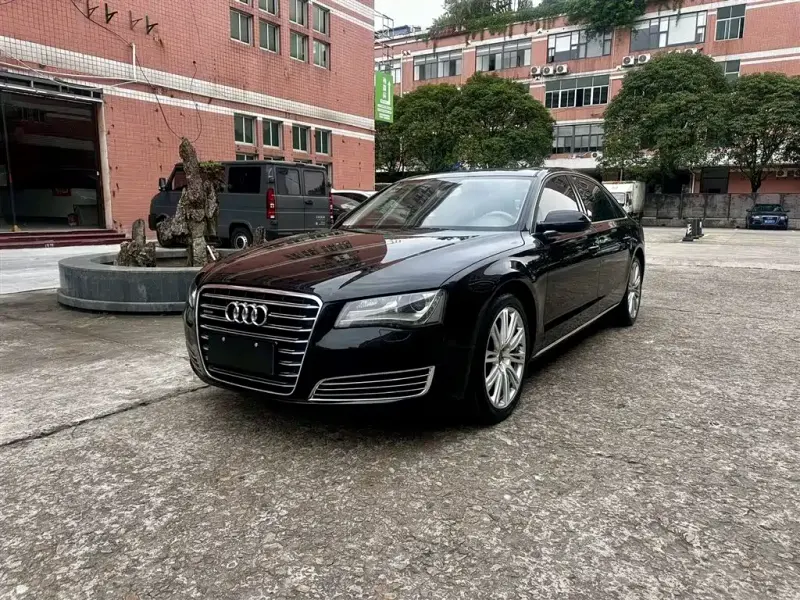 Audi A8, 2012