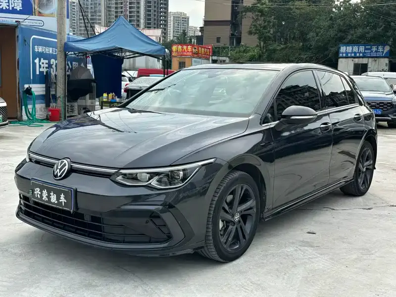 Volkswagen Golf, 2022